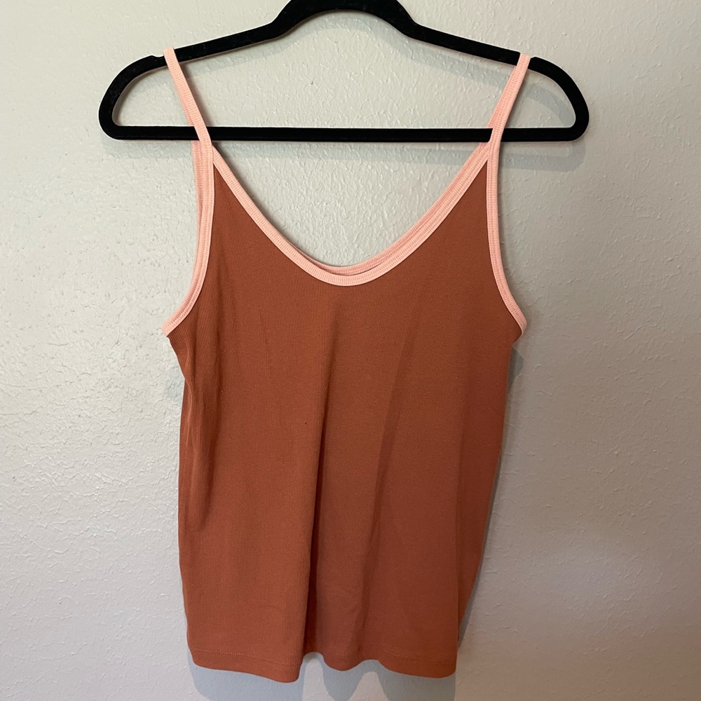 Universal threads tank- size medium